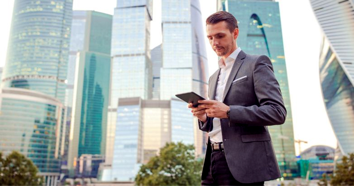Building a Successful Real Estate Team: Tips for Hiring and Training Agents